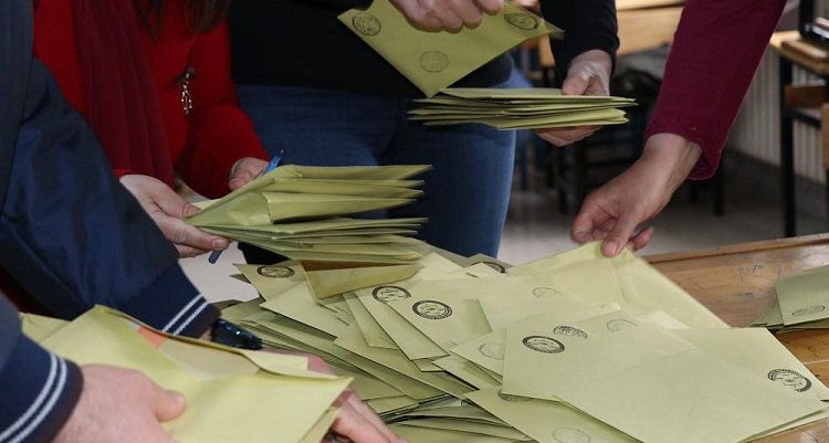 Çok az sandık açıldı ve aradaki fark 29 binlerden 20 binin altına indi