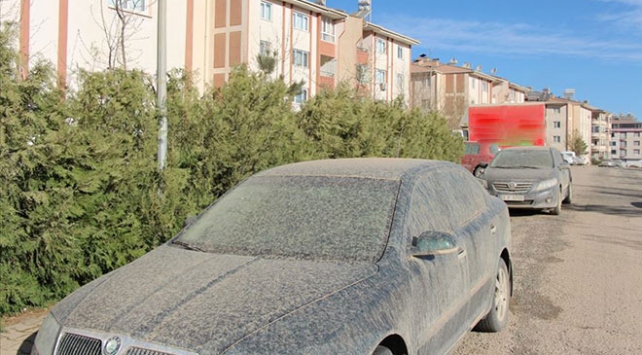 Beyaz giymeyin çöl tozları hafta sonuna kadar sürecek