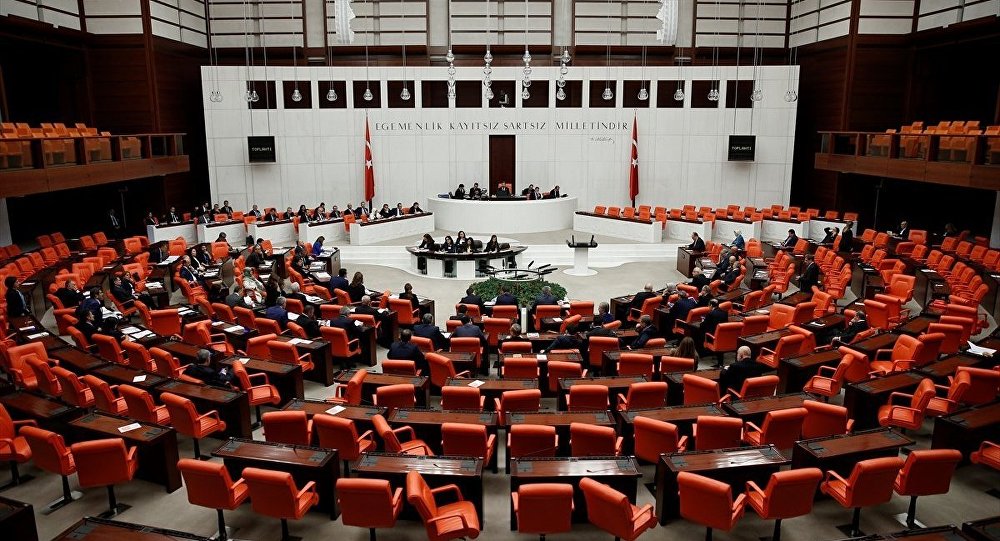 Gençlerin gözü kulağı mecliste.. Vekiller Yeni Askerlik sistemi için toplanıyorlar