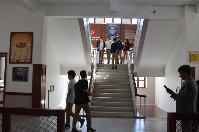 Birileri Başarılı Okul Sorarsa Gösterirsiniz.. 120 Yıllık Afyon Lisesi 2 Cumhurbaşkanı Çıkarttı
