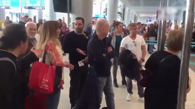 Havalanı’nda Ağıza Alınmayacak Hakaretler Yağdırmıştı Cezası Belli Oldu