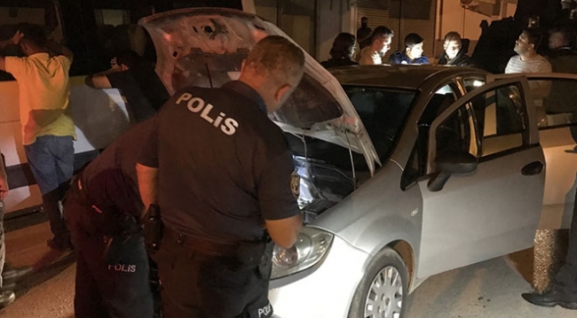 ADANA: Plakayı Çamurla, Yüzlerini Maskeyle Kapattılar Yakalandılar